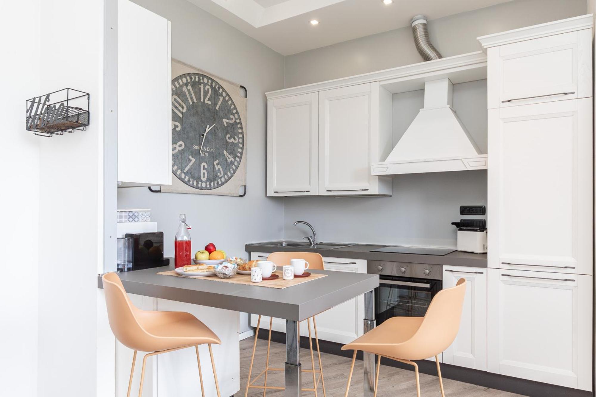 Spacious 3-Bedroom Apartment - 10 Min To City Center & 5 Min To Gaslini Hospital Génova Exterior foto